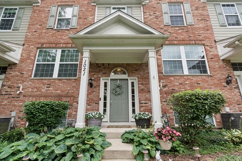 Photo of 1021 Crane Point, Elgin, IL 60124 (MLS # 12726206)