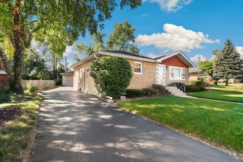 Tiny photo for 913 E 162nd Place, South Holland, IL 60473 (MLS # 12462287)