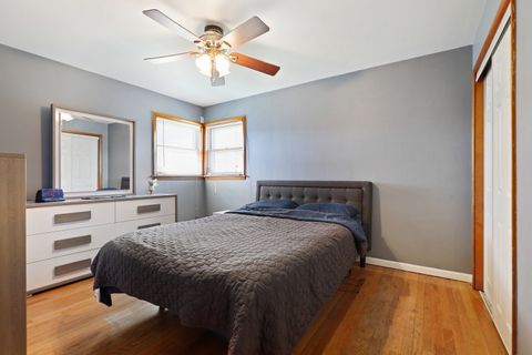 Tiny photo for 913 E 162nd Place, South Holland, IL 60473 (MLS # 12462287)