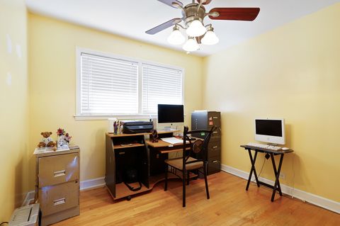 Tiny photo for 913 E 162nd Place, South Holland, IL 60473 (MLS # 12462287)