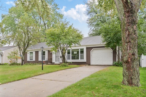 Tiny photo for 16 Somerset Road, Montgomery, IL 60538 (MLS # 12730513)