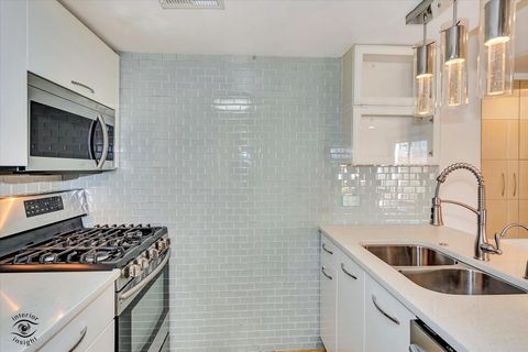 Tiny photo for 1908 Kenilworth Circle #H, Hoffman Estates, IL 60169 (MLS # 12495077)