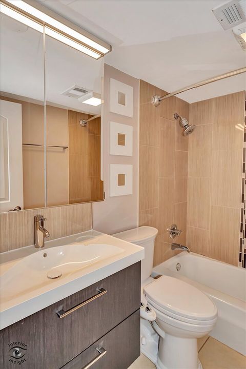 Tiny photo for 1908 Kenilworth Circle #H, Hoffman Estates, IL 60169 (MLS # 12495077)