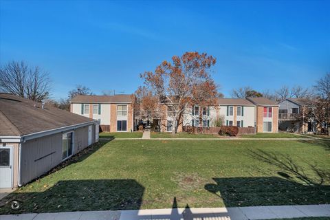 Tiny photo for 1908 Kenilworth Circle #H, Hoffman Estates, IL 60169 (MLS # 12495077)