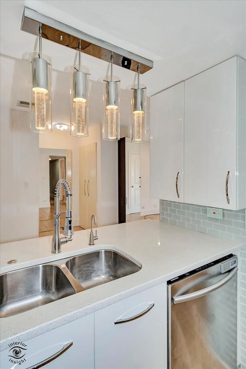 Tiny photo for 1908 Kenilworth Circle #H, Hoffman Estates, IL 60169 (MLS # 12495077)