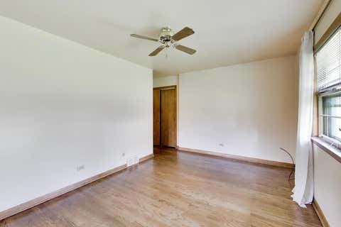 Tiny photo for 909 Worcester Avenue, Westchester, IL 60154 (MLS # 12738866)