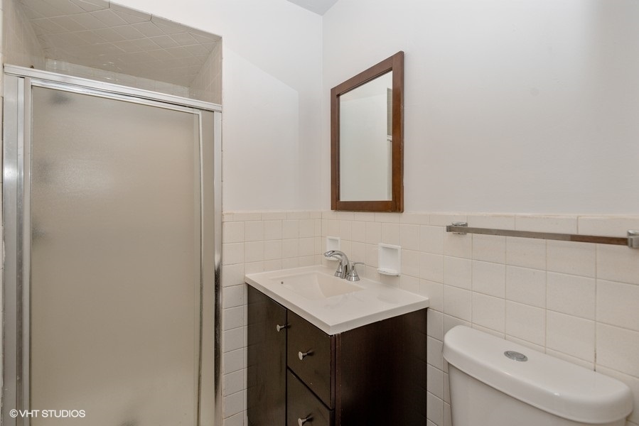 1322 W Lunt Avenue 106