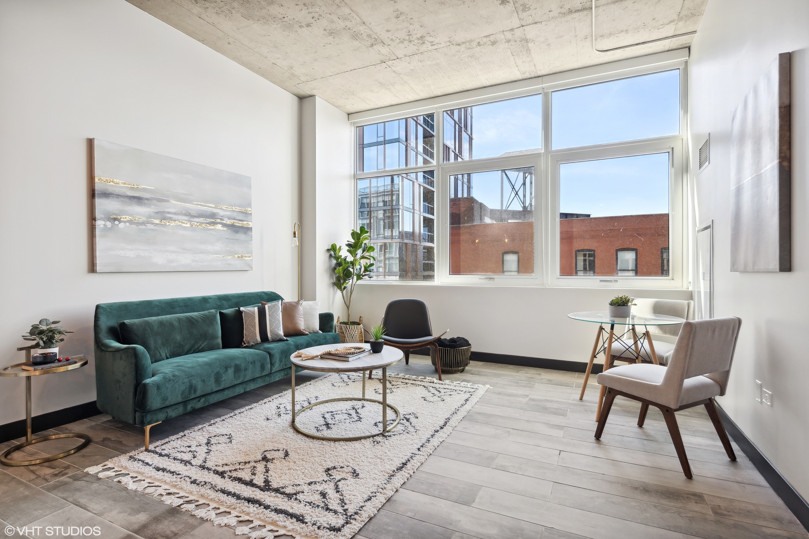 171 N Aberdeen Street 902