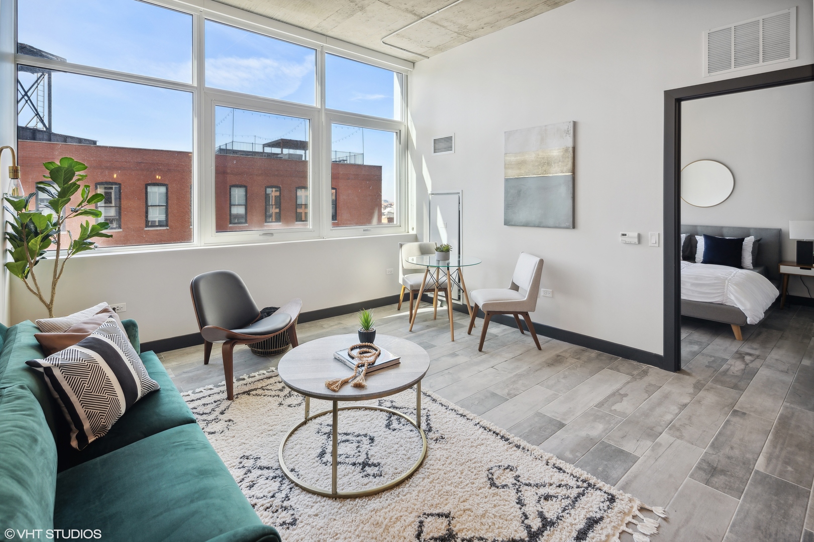171 N Aberdeen Street 902