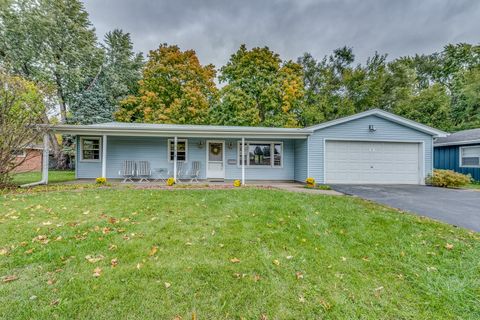 Photo of 13 Poplar Place, North Aurora, IL 60542 (MLS # 12502253) Photo of 13 Poplar Place, North Aurora, IL 60542 (MLS # 12502253)