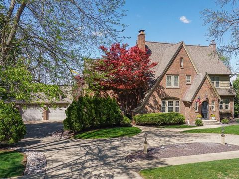 Tiny photo for 1202 Elmwood Road, Bloomington, IL 61701 (MLS # 12624541)