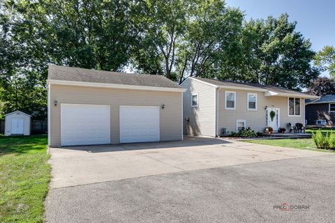 Tiny photo for 605 Clover Lane, Round Lake Beach, IL 60073 (MLS # 12467161)