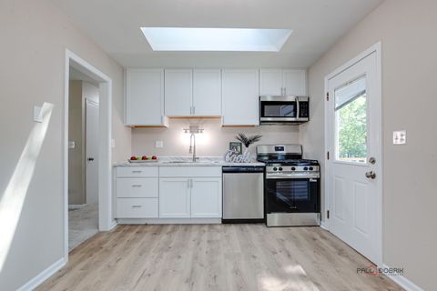Tiny photo for 605 Clover Lane, Round Lake Beach, IL 60073 (MLS # 12467161)