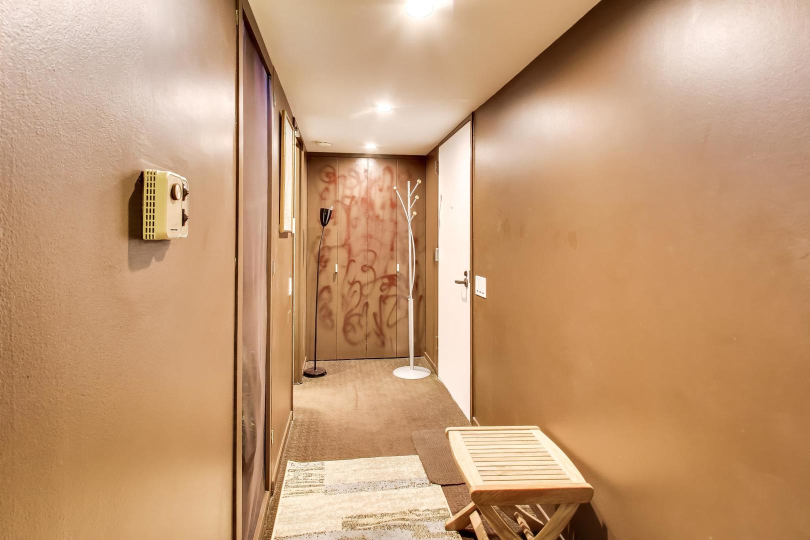 260 E CHESTNUT Street 801