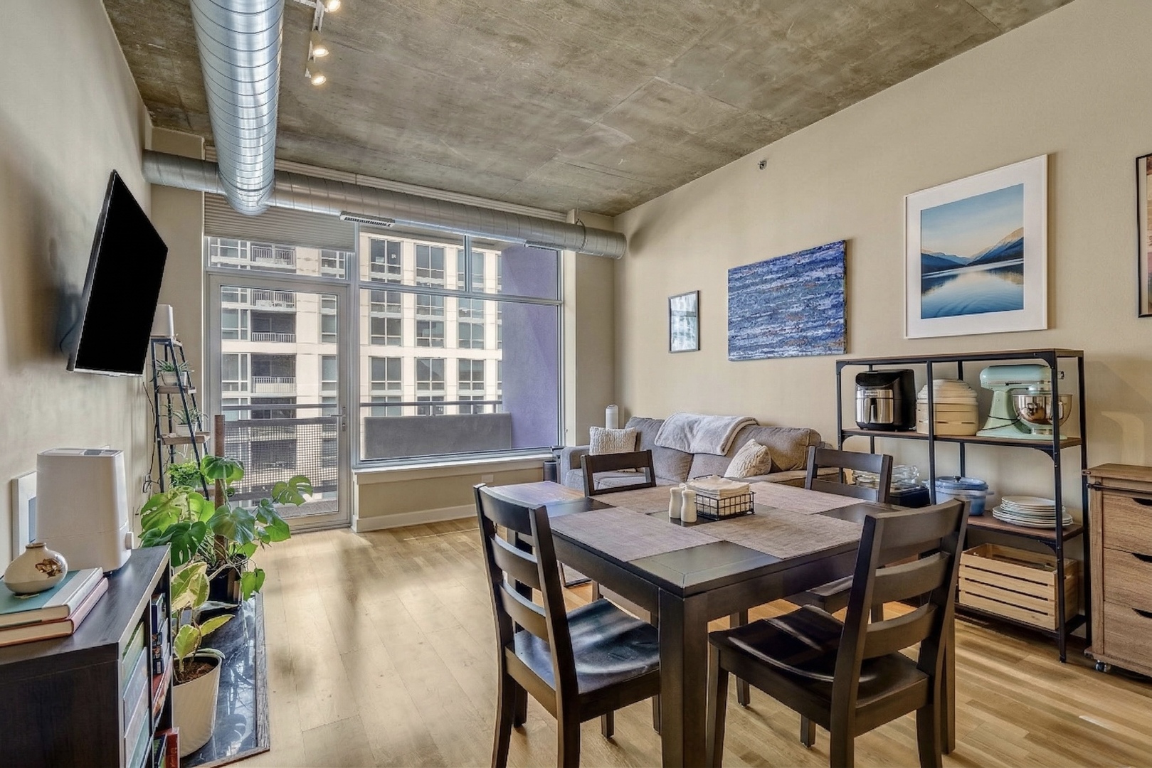 1305 S MICHIGAN Avenue 1506