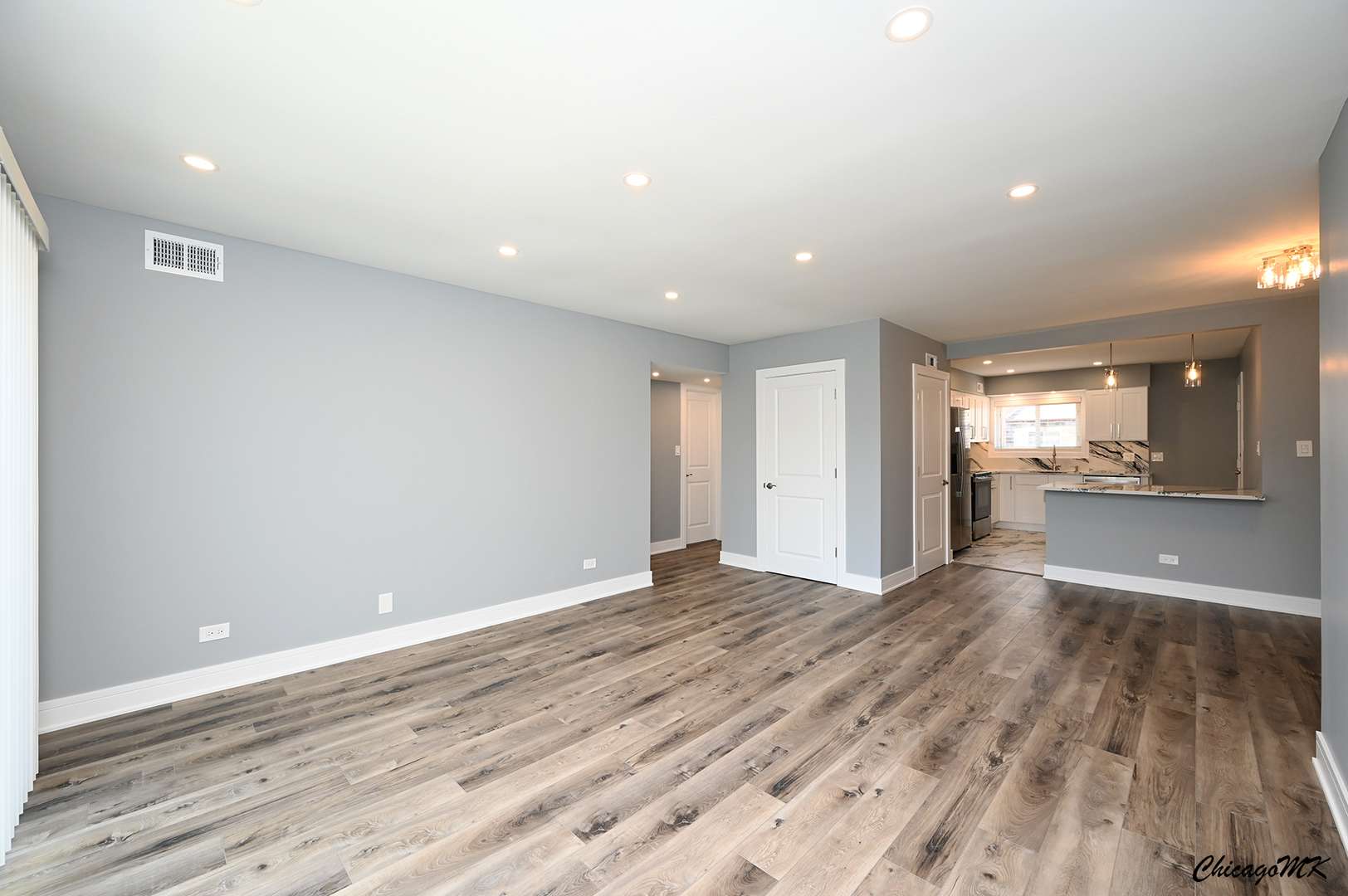 9381 Bay Colony Drive 3S