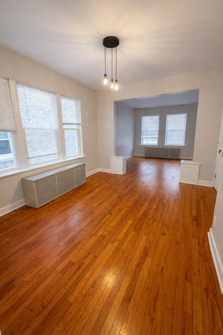 4925 W Henderson Street 1