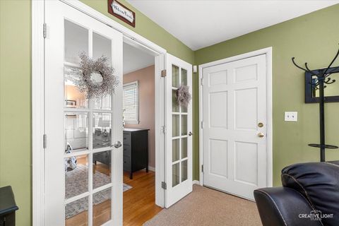 Tiny photo for 1205 Prairie Street, Aurora, IL 60506 (MLS # 12494416)