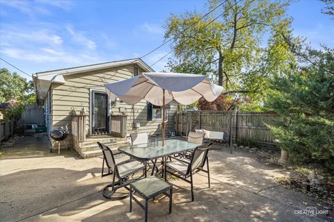Tiny photo for 1205 Prairie Street, Aurora, IL 60506 (MLS # 12494416)