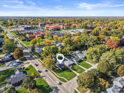 Tiny photo for 1205 Prairie Street, Aurora, IL 60506 (MLS # 12494416)