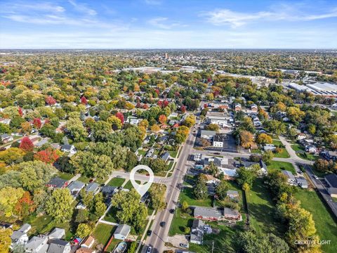 Tiny photo for 1205 Prairie Street, Aurora, IL 60506 (MLS # 12494416)