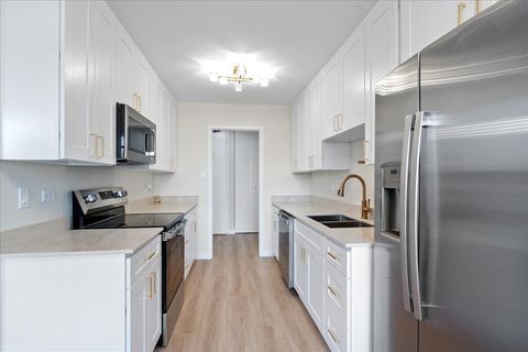 Tiny photo for 6933 N Kedzie Avenue #117, Chicago, IL 60645 (MLS # 12577678)