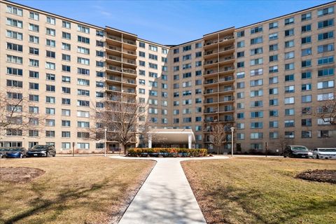 Photo of 6933 N Kedzie Avenue #117, Chicago, IL 60645 (MLS # 12577678)