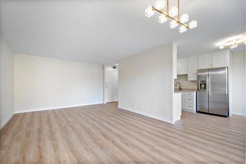 Tiny photo for 6933 N Kedzie Avenue #117, Chicago, IL 60645 (MLS # 12577678)