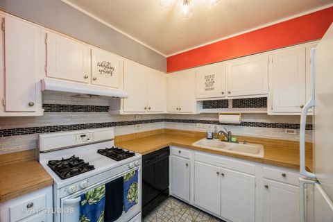 Tiny photo for 7234 W North Avenue #701, Elmwood Park, IL 60707 (MLS # 12511535)