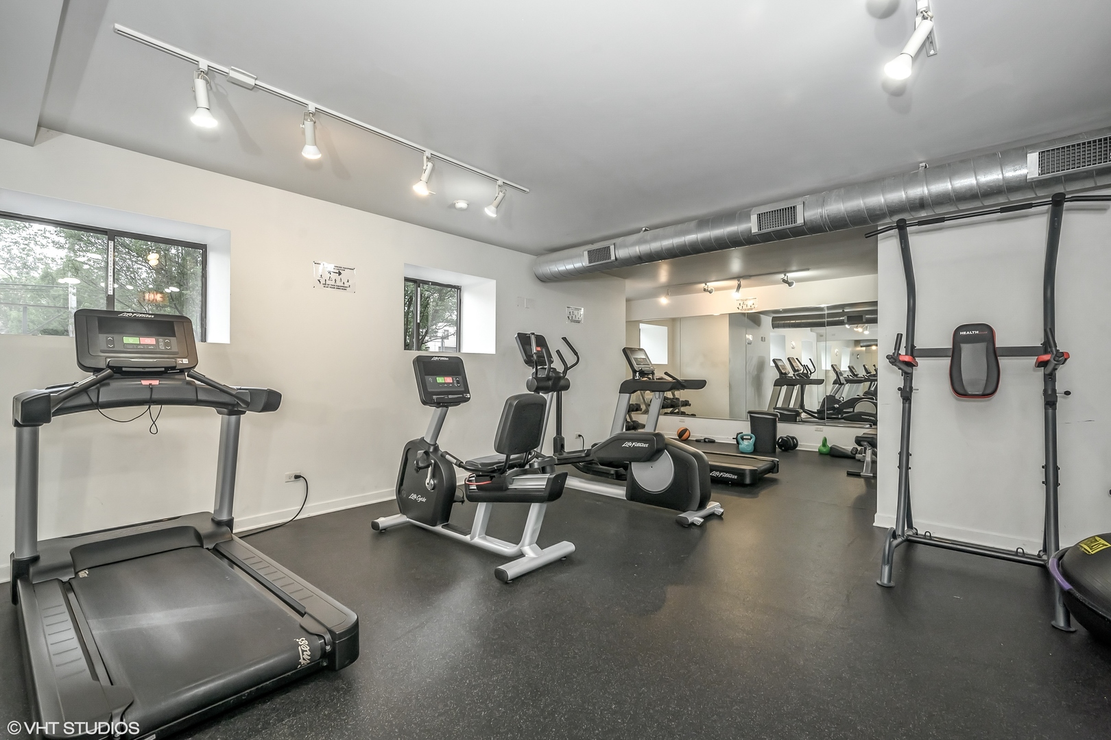4537 S DREXEL Avenue 106