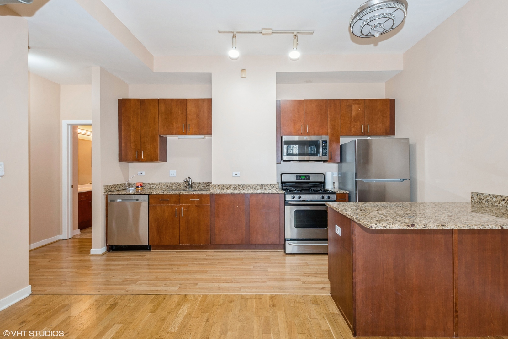 4537 S DREXEL Avenue 106