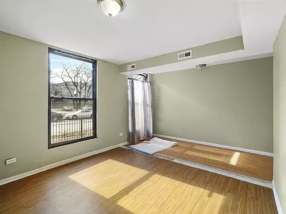 2720 E 75th Street