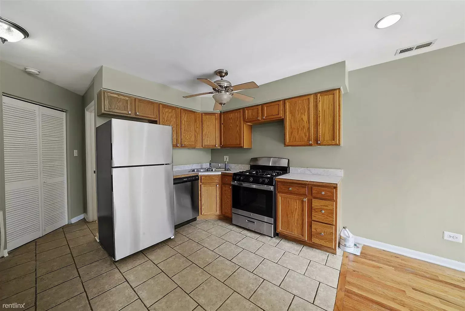 2720 E 75th Street