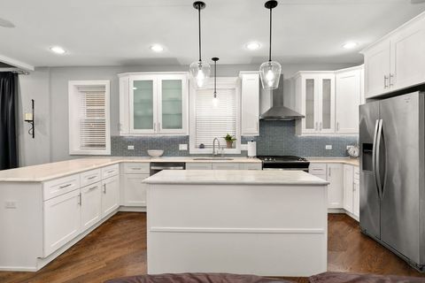 Tiny photo for 3940 N Christiana Avenue, Chicago, IL 60618 (MLS # 12506564)