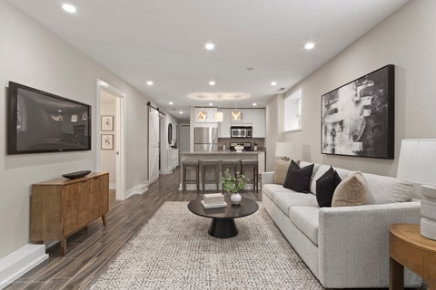 Tiny photo for 1625 W Ainslie Street #BE, Chicago, IL 60640 (MLS # 12764556)