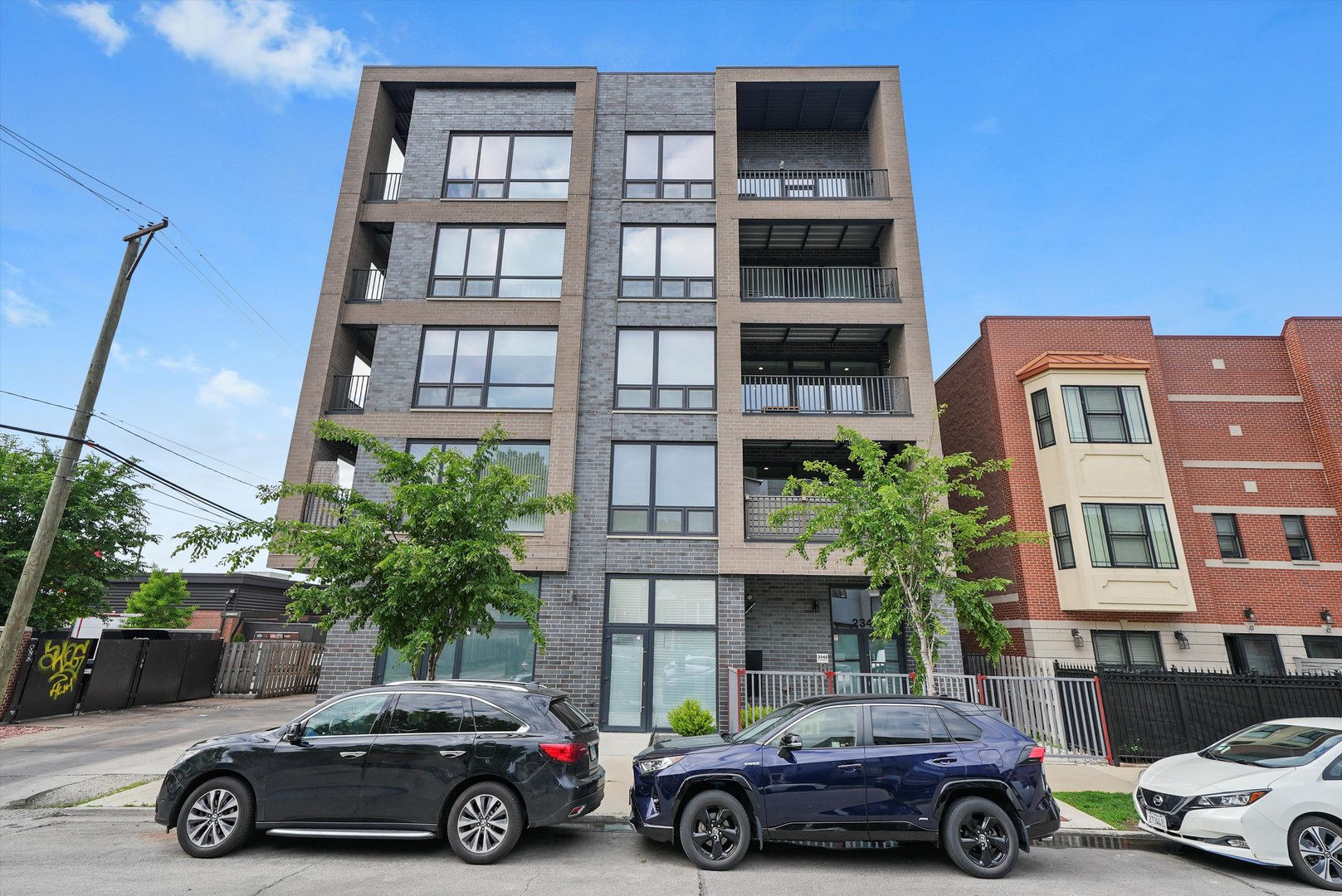 2342 W Adams Street 304