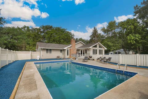 Tiny photo for 26355 S Woodlawn Avenue, Crete, IL 60417 (MLS # 12702372)