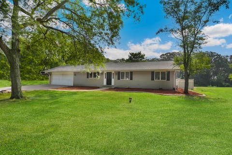 Photo of 26355 S Woodlawn Avenue, Crete, IL 60417 (MLS # 12702372)
