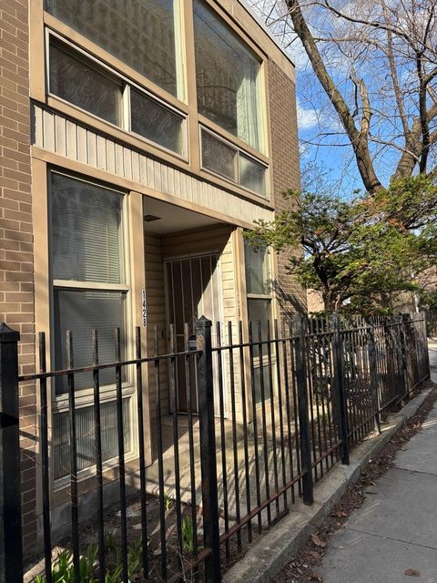 1428 E 55th Street Chicago IL 60615
