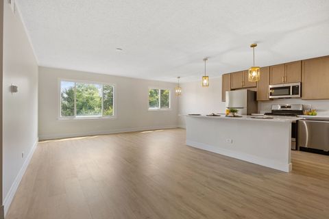 Tiny photo for 10210 Washington Avenue #305, Oak Lawn, IL 60453 (MLS # 12435570)