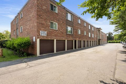 Tiny photo for 10210 Washington Avenue #305, Oak Lawn, IL 60453 (MLS # 12435570)