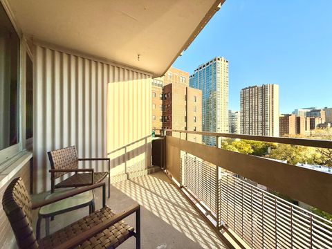 Tiny photo for 555 W Cornelia Avenue #1204, Chicago, IL 60657 (MLS # 12513787)
