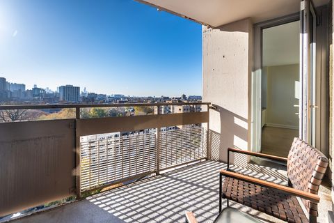 Tiny photo for 555 W Cornelia Avenue #1204, Chicago, IL 60657 (MLS # 12513787)