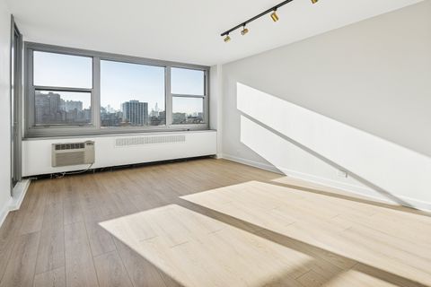 Tiny photo for 555 W Cornelia Avenue #1204, Chicago, IL 60657 (MLS # 12513787)