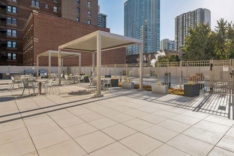 Tiny photo for 555 W Cornelia Avenue #1204, Chicago, IL 60657 (MLS # 12513787)