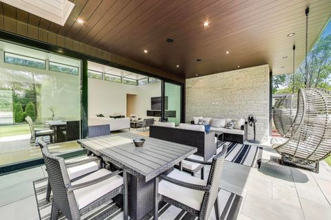 Tiny photo for 821 Harms Road, Glenview, IL 60025 (MLS # 12577083)