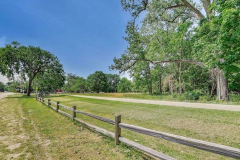 Tiny photo for 821 Harms Road, Glenview, IL 60025 (MLS # 12577083)