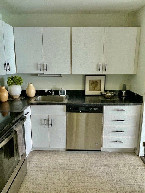 Tiny photo for 5445 N Sheridan Road #2510, Chicago, IL 60640 (MLS # 12756845)