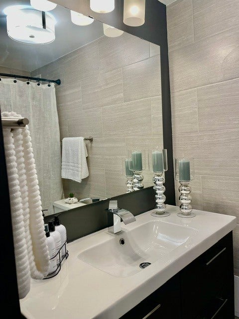Tiny photo for 5445 N Sheridan Road #2510, Chicago, IL 60640 (MLS # 12756845)