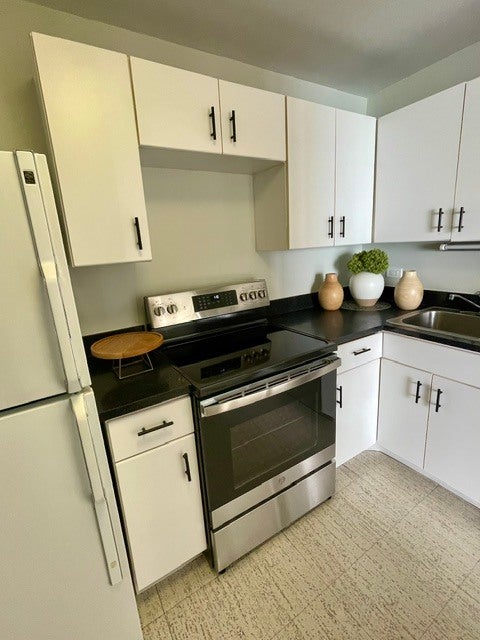 Tiny photo for 5445 N Sheridan Road #2510, Chicago, IL 60640 (MLS # 12756845)